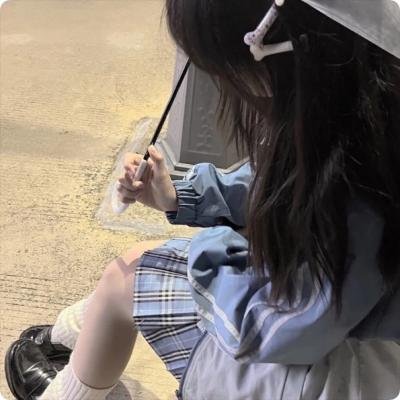 相遇骤雨中